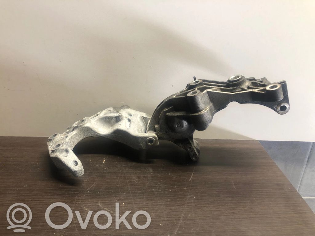 Opel Astra J Generator/alternator bracket 