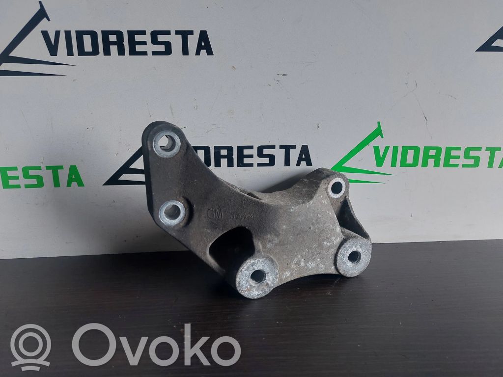 Opel Corsa D Engine mounting bracket 