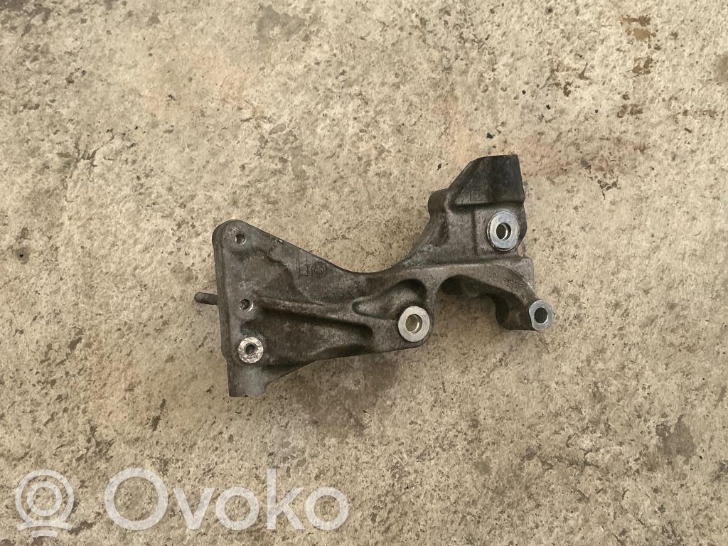Chrysler Grand Voyager V Generator/alternator bracket 