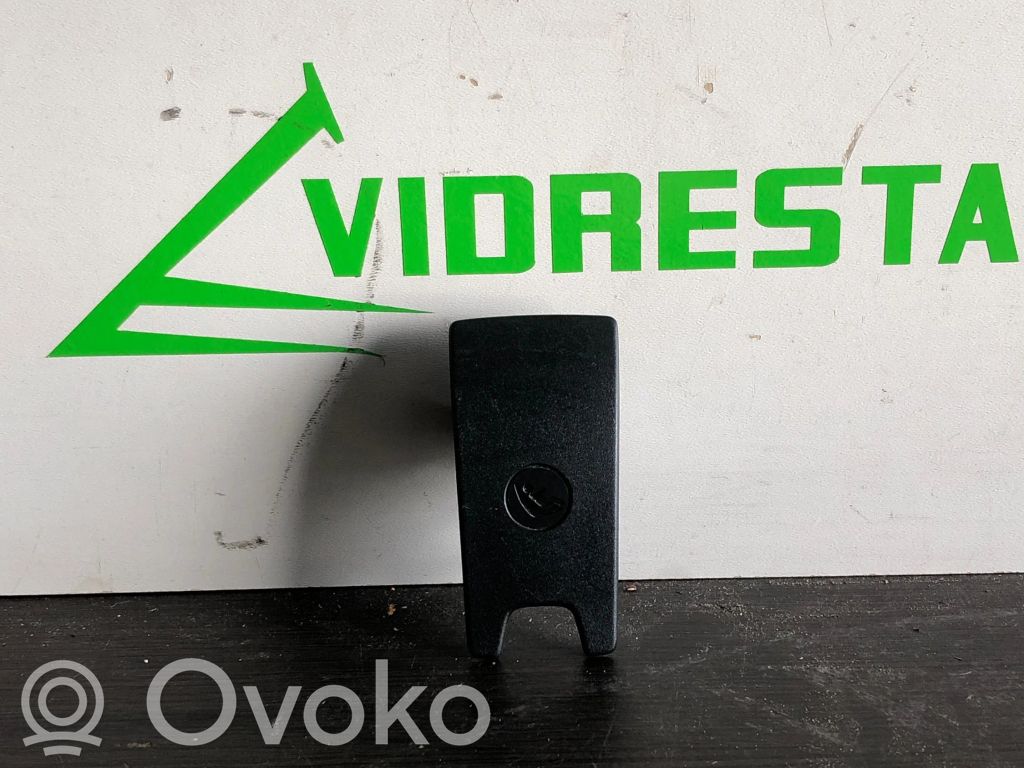 Cubierta ISOFIX   8P0827182