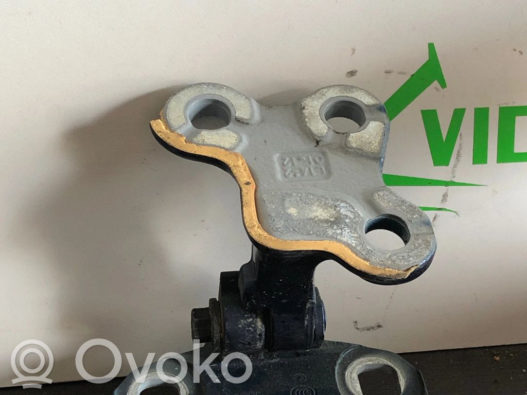 Volvo V60 Zawias dolny drzwi przednich 