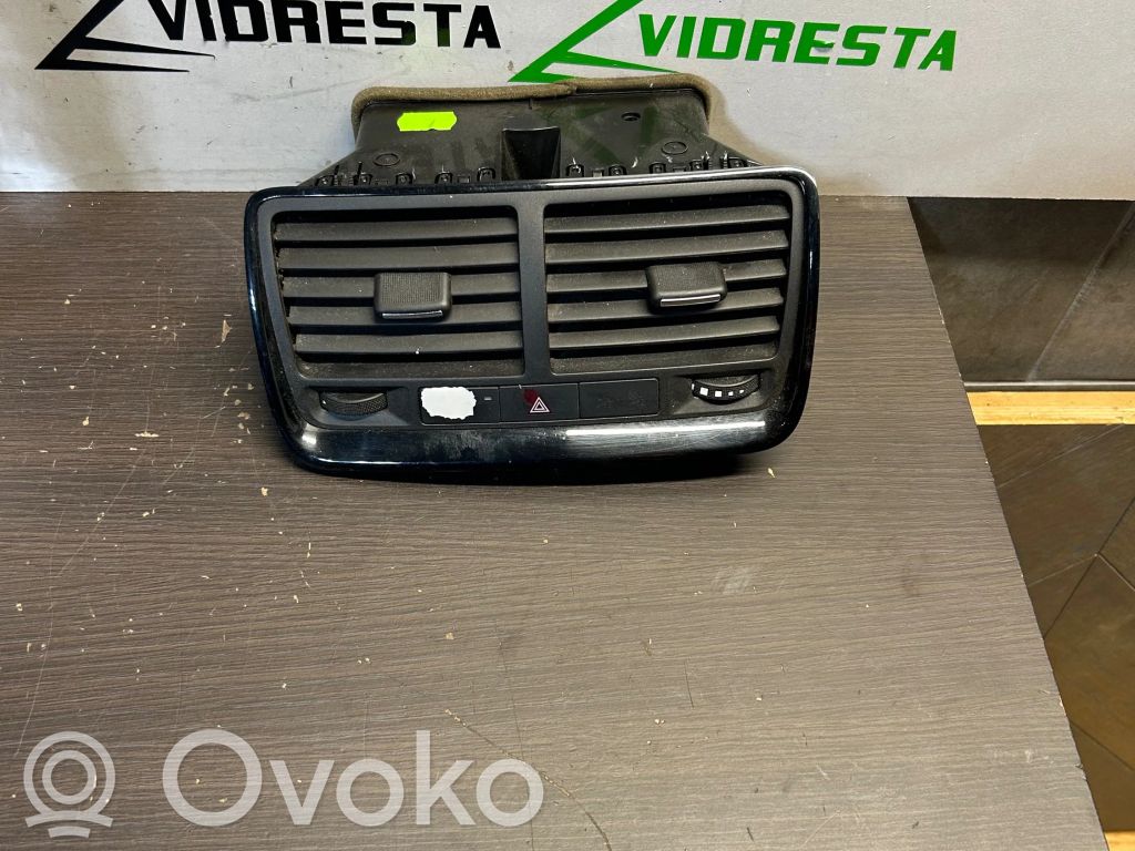 Opel Meriva B Dysze / Kratki środkowego nawiewu deski rozdzielczej 