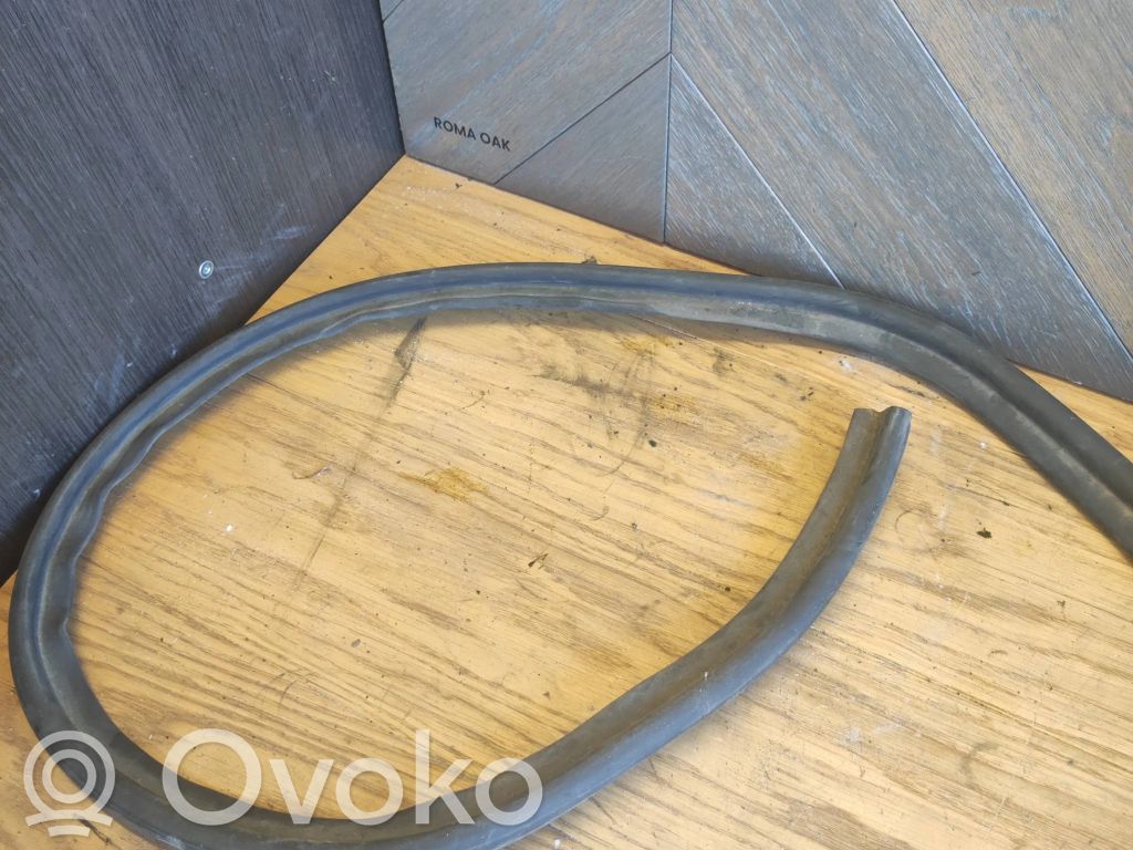 Skoda Superb B6 (3T) Engine compartment rubber 