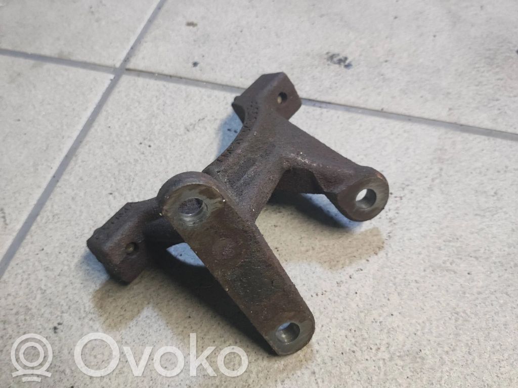 Volvo S60 Driveshaft support bearing bracket 