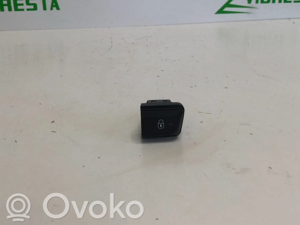 Peugeot 2008 I Central locking switch button 
