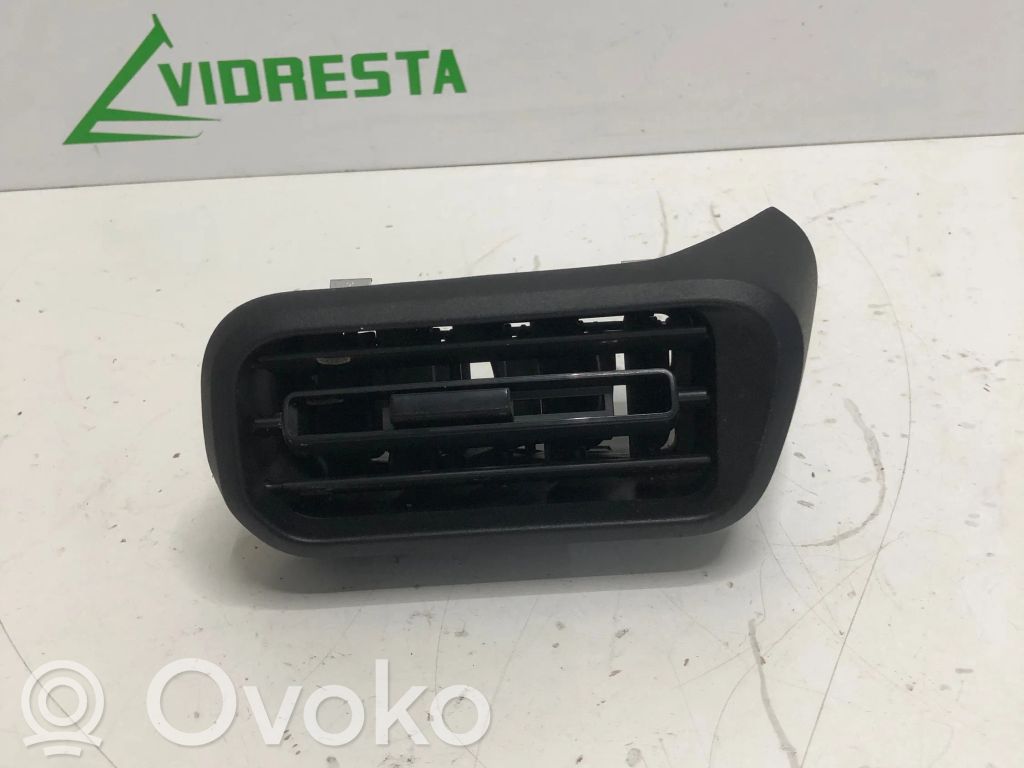 Citroen Berlingo Dysze / Kratki środkowego nawiewu deski rozdzielczej 