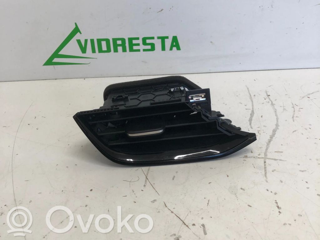 Opel Corsa F Boczna kratka nawiewu deski rozdzielczej 