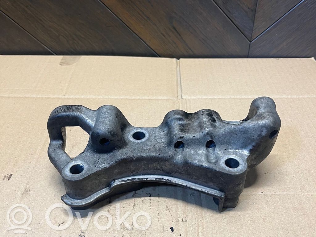 Peugeot 308 Engine mounting bracket 
