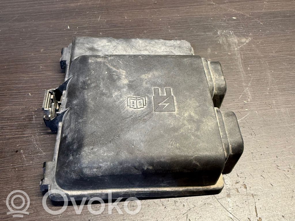 Ford Focus Tapa de caja de fusibles 