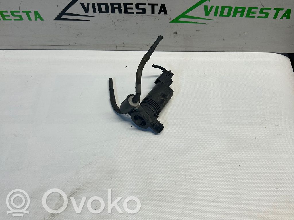 Volvo XC60 Windscreen/windshield washer pump 