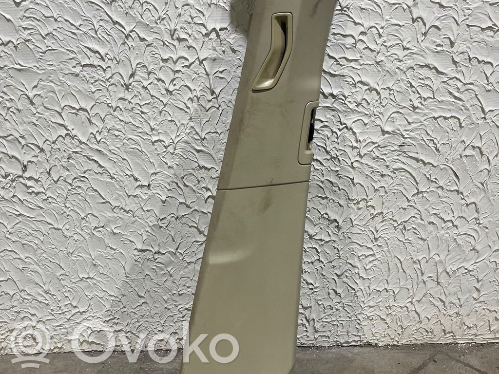 Volvo XC60 Pilar (B) (inferior) 