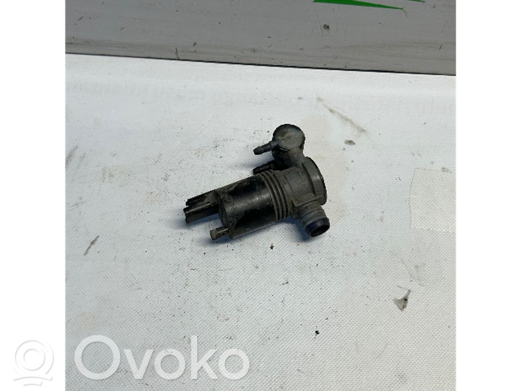 Opel Vivaro Windscreen/windshield washer pump 