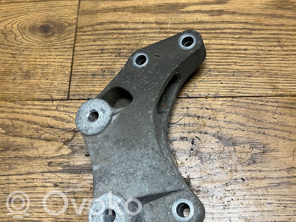 Opel Corsa D Gearbox mounting bracket 