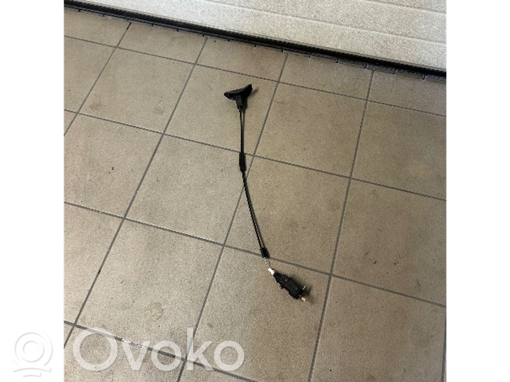 Opel Corsa D Siłownik klapki wlewu paliwa 