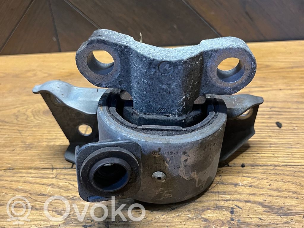 Opel Corsa D Engine mount bracket 