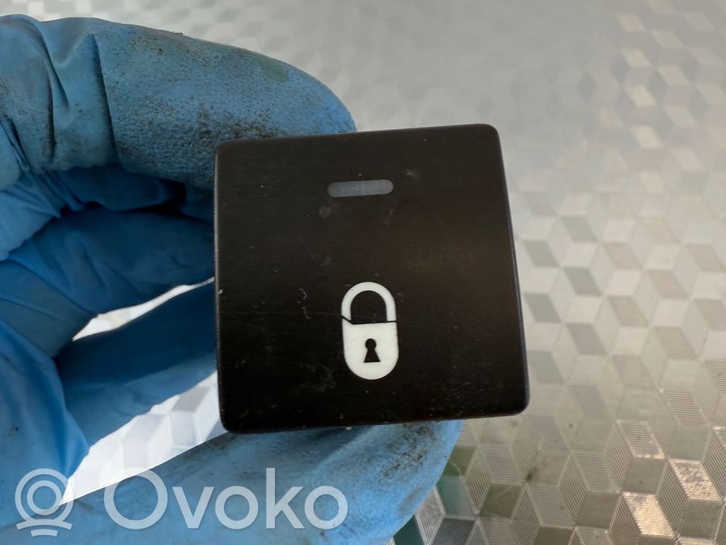 Citroen Berlingo Central locking switch button 
