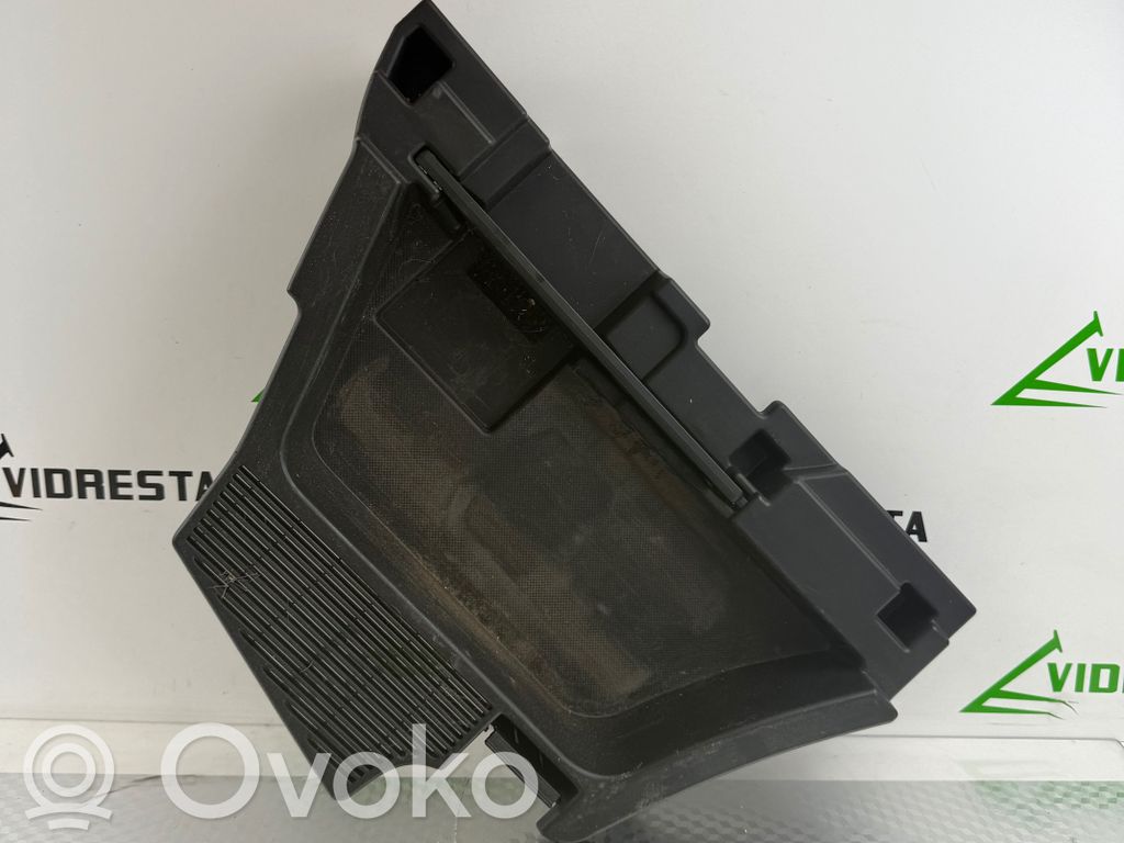 Mazda 6 Keskikonsolin takasivuverhoilu 