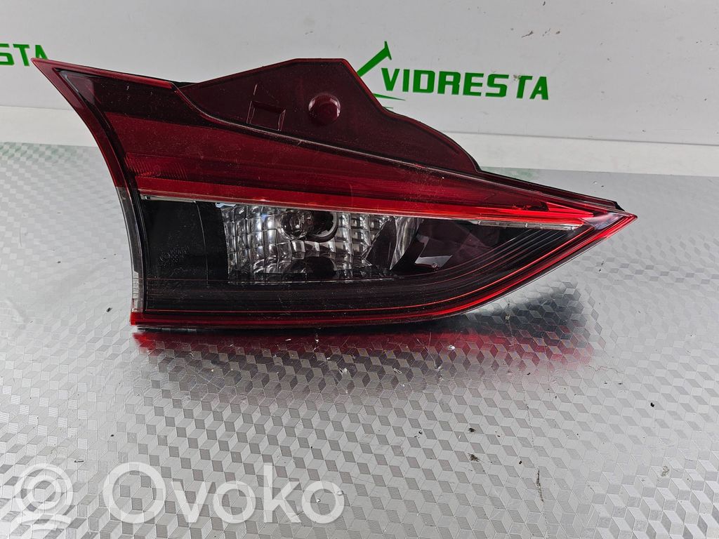 Mazda 6 Lampy tylnej klapy bagażnika 