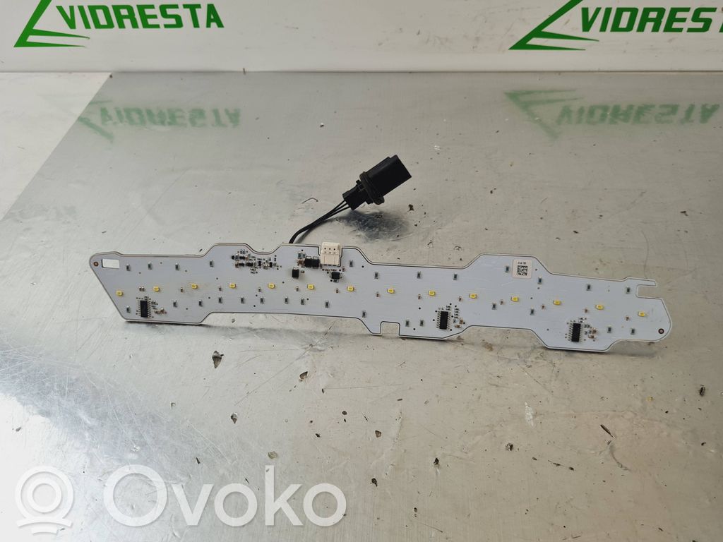 Peugeot 208 II Priekšējā luktura detaļa 