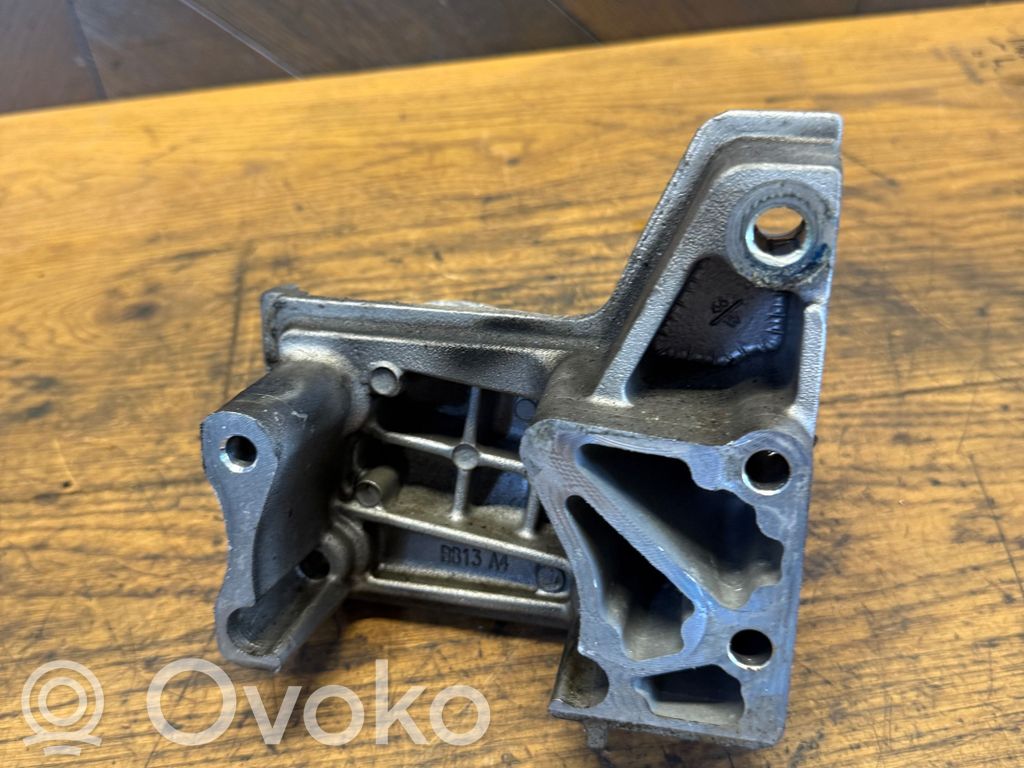 Jeep Compass Engine mounting bracket 