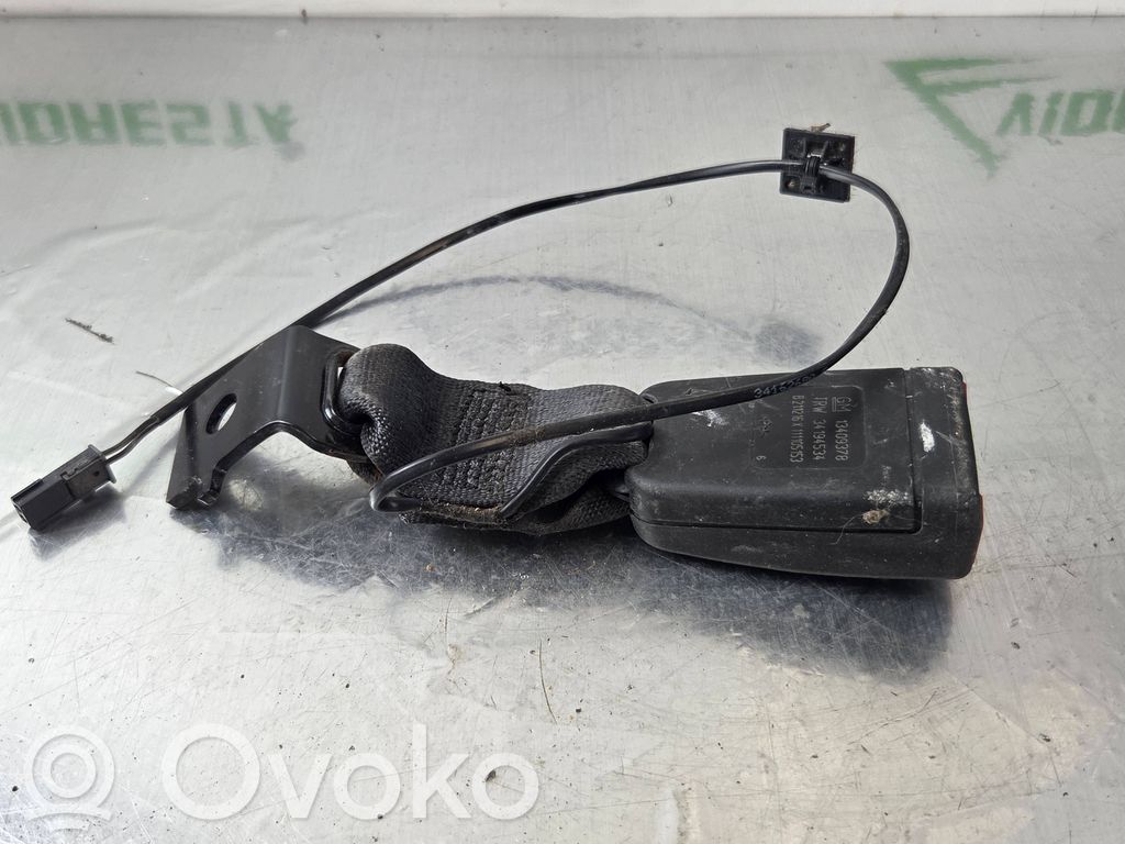 Opel Astra K Klamra tylnego pasa bezpieczeństwa 