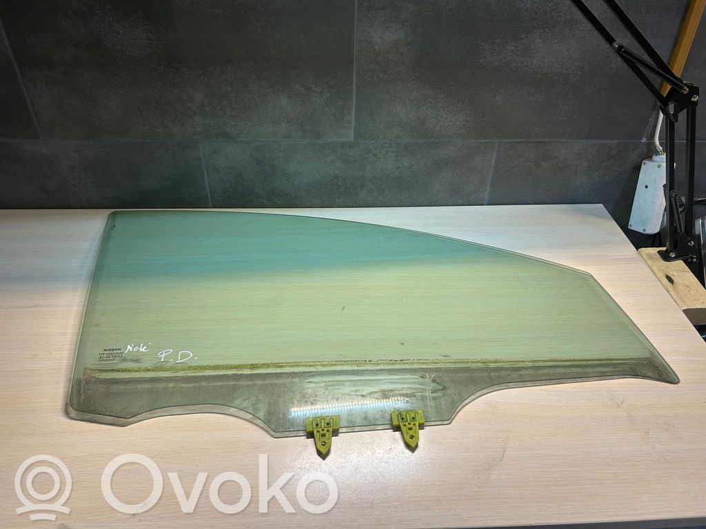 Nissan Note (E11) Front door window glass four-door 