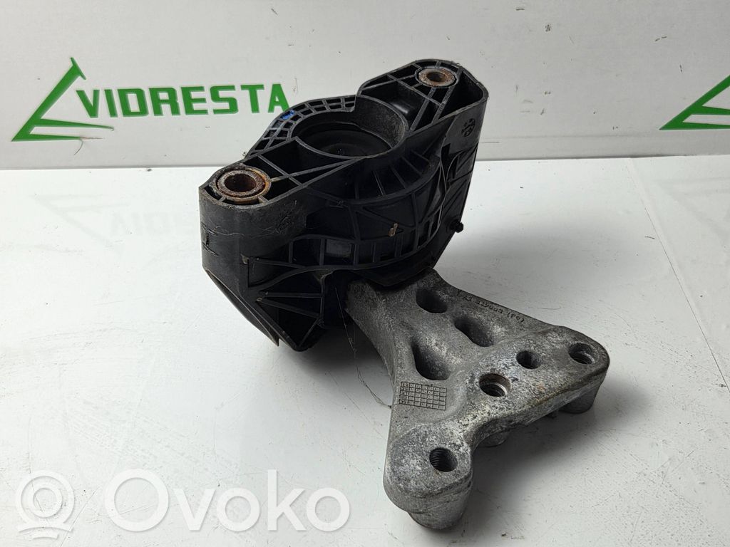 Opel Crossland X Engine mount bracket 