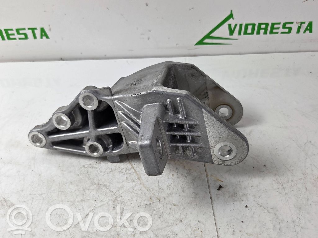 Engine mounting bracket   200512