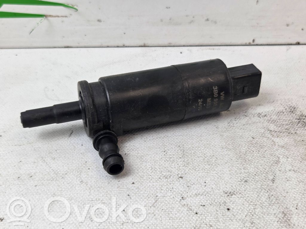 Audi Q7 4L Headlight washer pump 