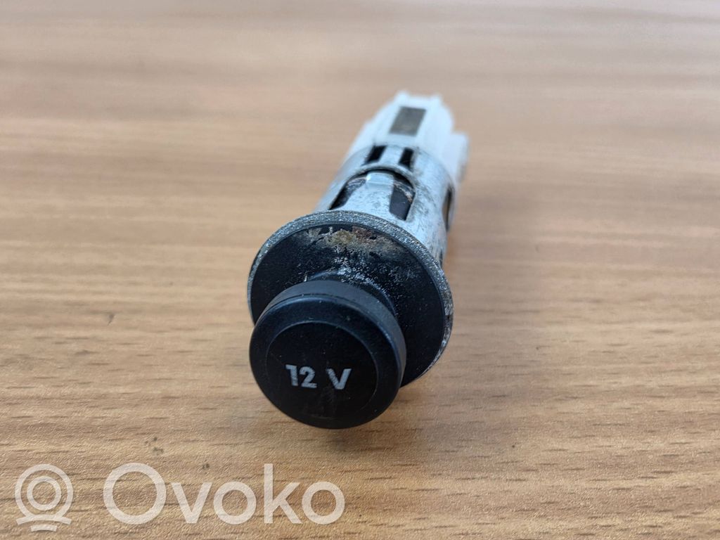 Audi Q7 4L 12V Steckdose hinten 