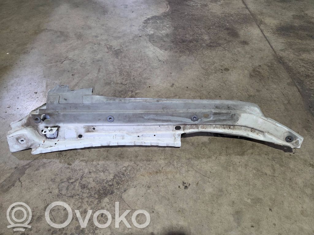 Uchwyt / Mocowanie błotnika przedniego   4L0805158