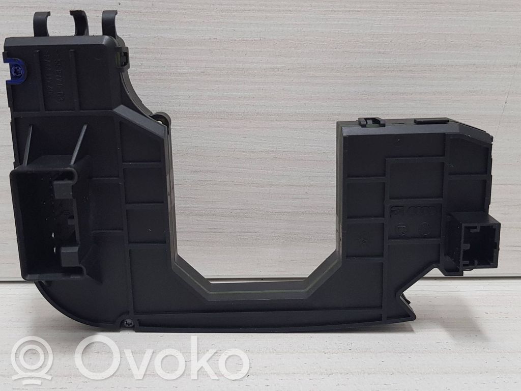 Audi A4 S4 B7 8E 8H Manetka / Przełącznik kierunkowskazów wycieraczek 