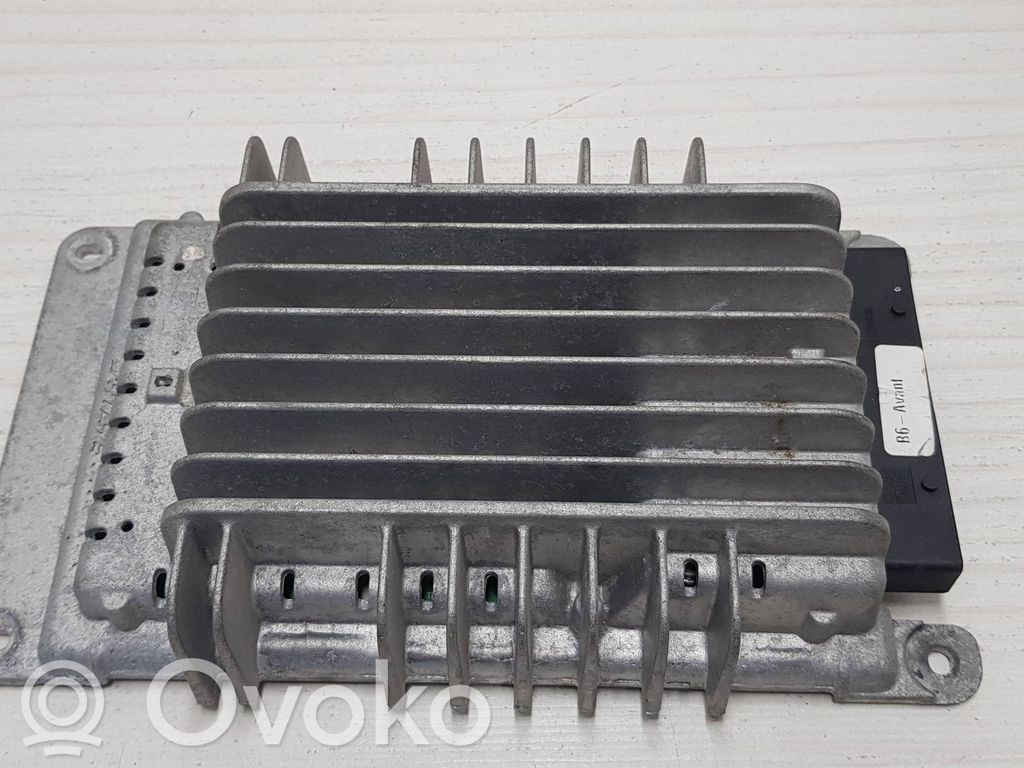 Audi A4 S4 B6 8E 8H Wzmacniacz audio 