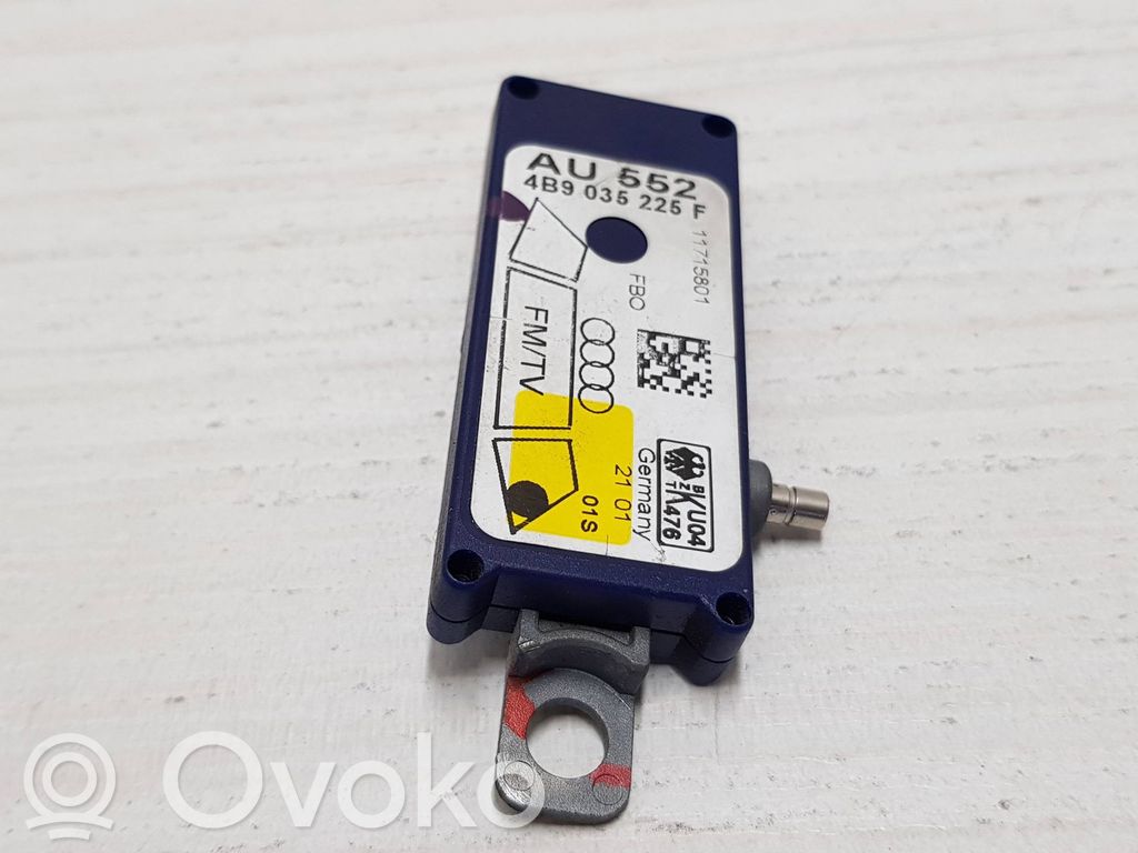 Audi A6 S6 C5 4B Pystyantennivahvistin 