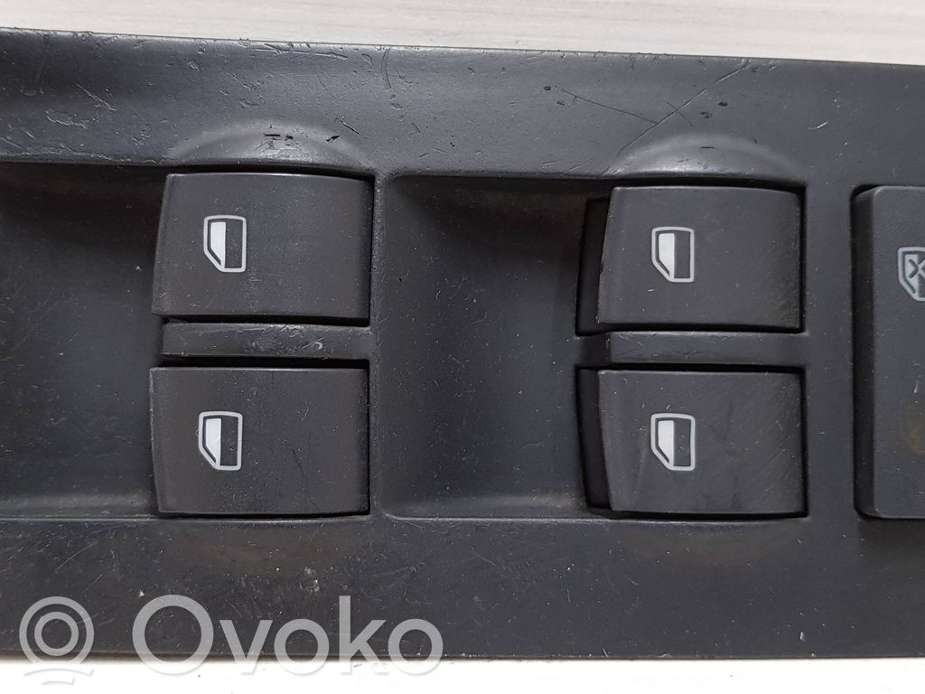 Audi A6 S6 C5 4B Electric window control switch 