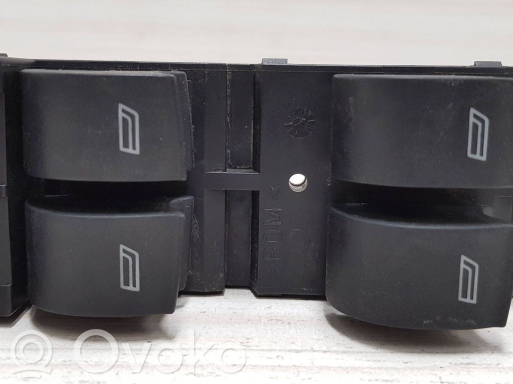 Audi A6 S6 C5 4B Electric window control switch 