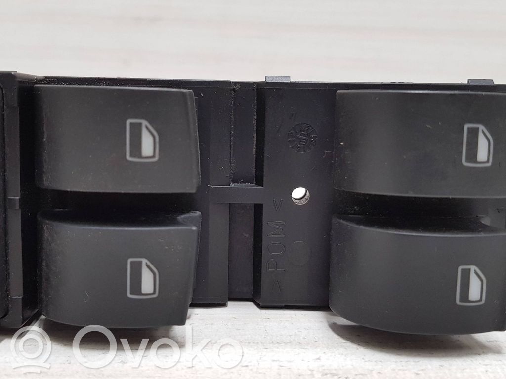 Audi A6 S6 C5 4B Electric window control switch 