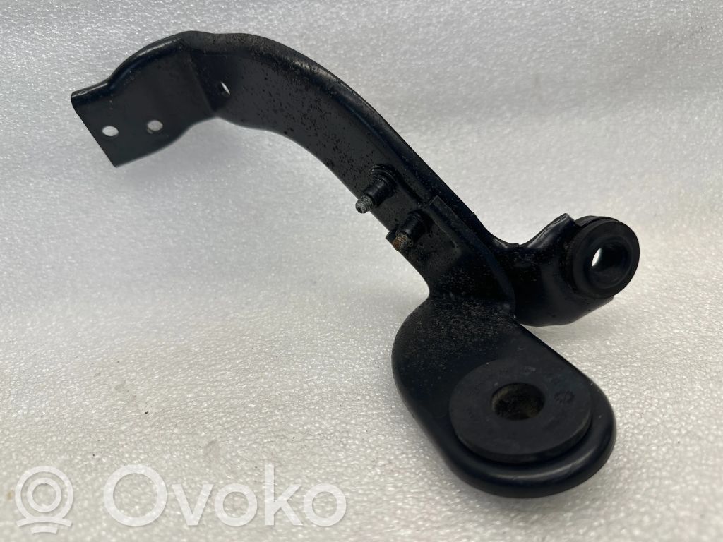 Audi A8 S8 D3 4E Intercooler pipe mounting bracket 