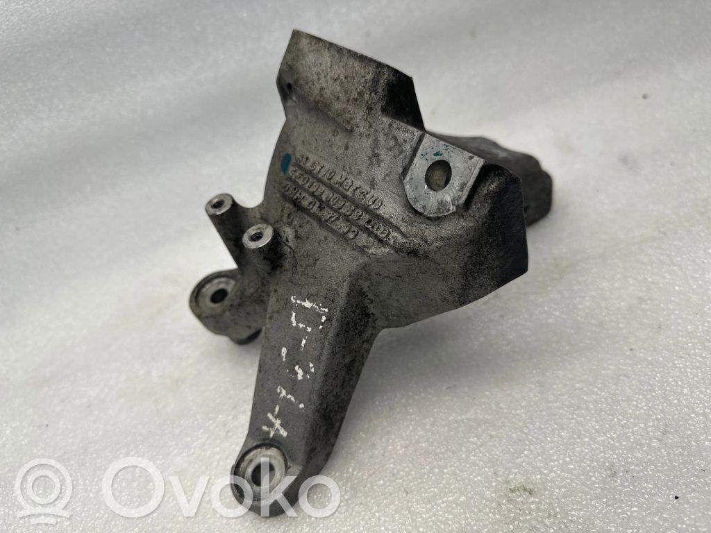 Audi A8 S8 D3 4E Engine mounting bracket 