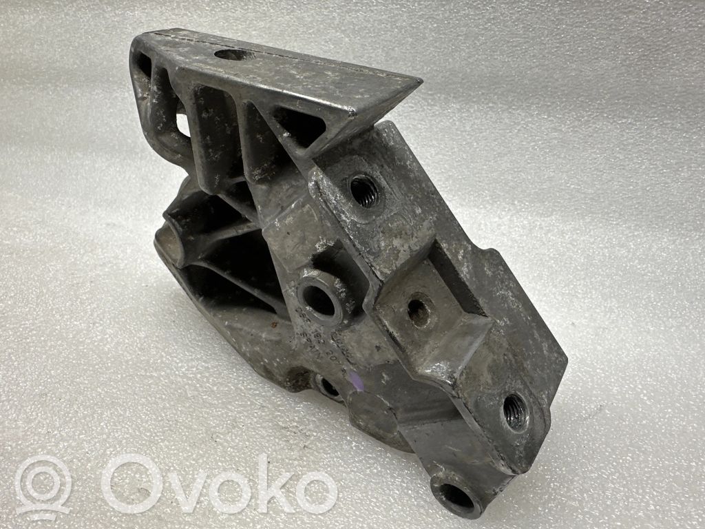Audi A3 S3 8P Engine mounting bracket 