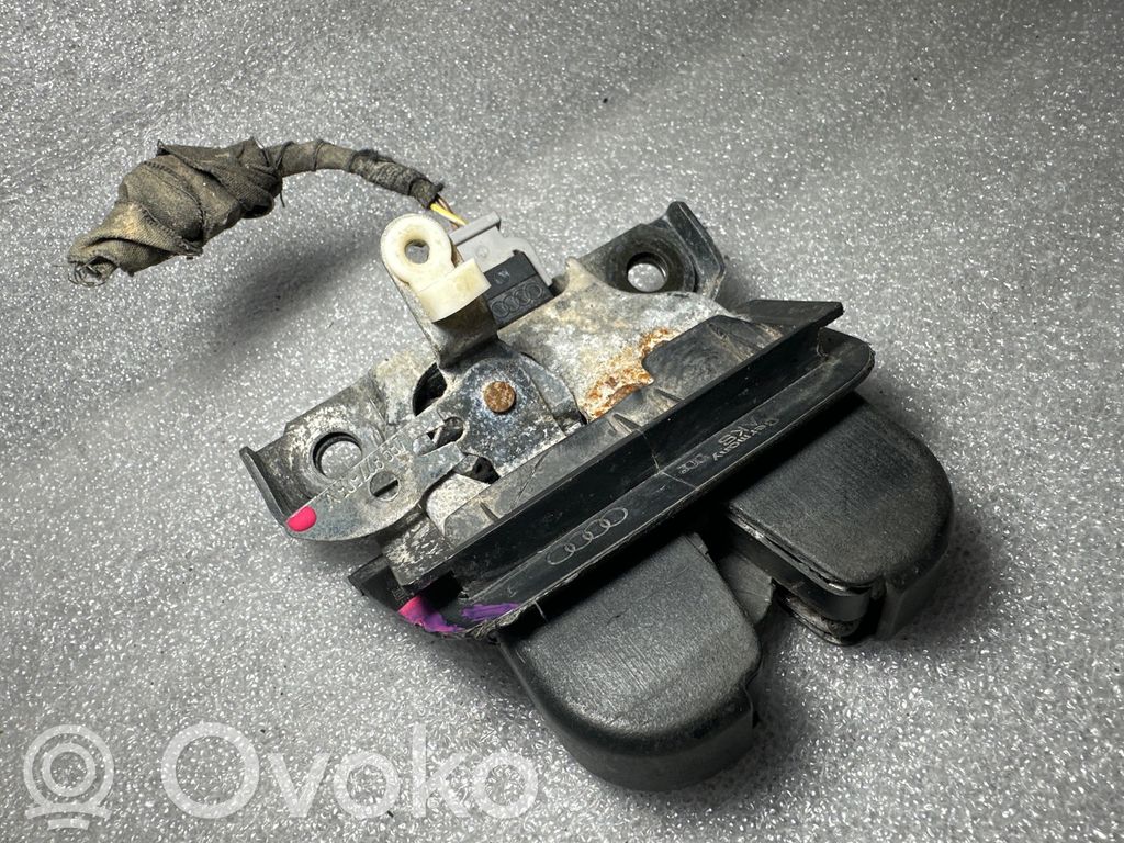Audi A6 S6 C5 4B Aizmugurējā pārsega slēdzene 
