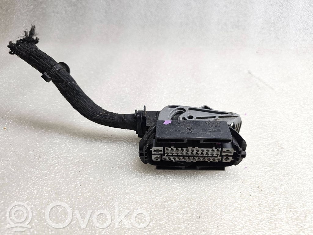 Audi A6 S6 C6 4F ABS module connector plug 