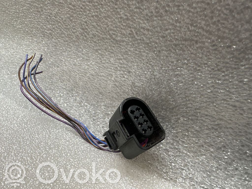 Audi A6 Allroad C5 Zamek drzwi przednich 