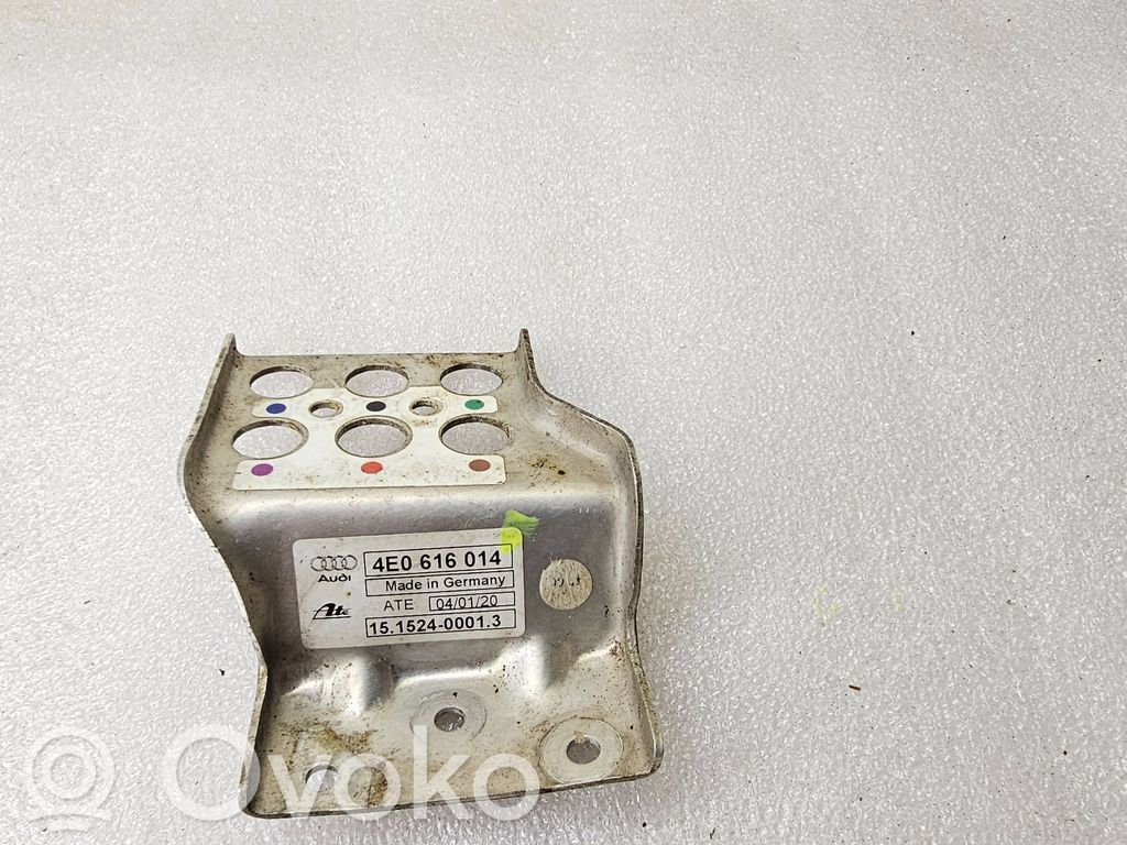Audi A8 S8 D3 4E Gaisa sadales / vārsta bloks (pneimatiskā balstiekārta) 