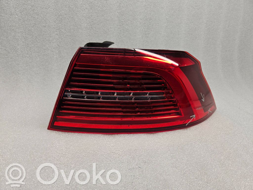 Volkswagen PASSAT B8 Lampa tylna 