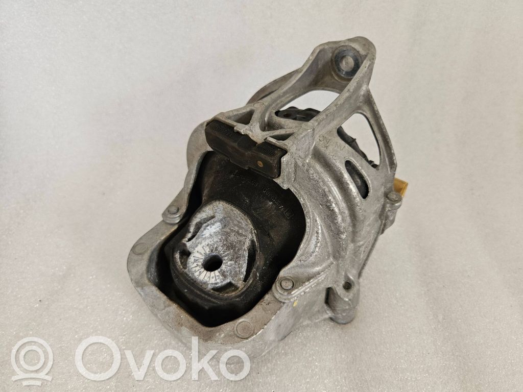 Porsche Cayenne (9Y0 9Y3) Engine mount bracket 