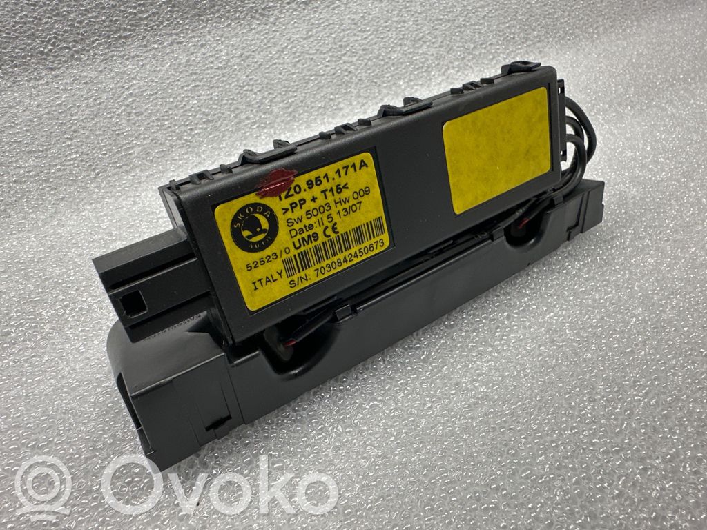 Skoda Octavia Mk2 (1Z) Unitate/modul control alarmă 