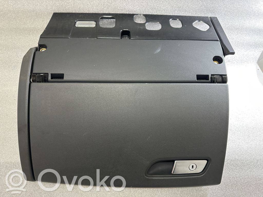 Guantera   4G8857035,4G88570356PS