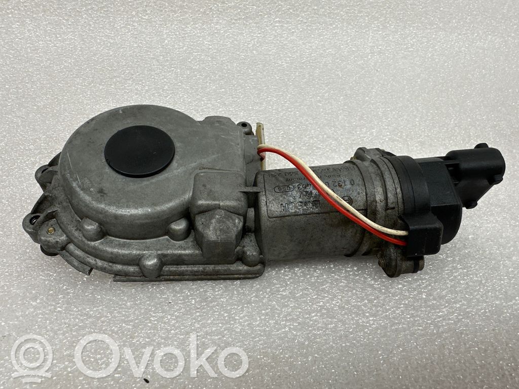 BMW 7 E38 Valytuvų varikliukas 