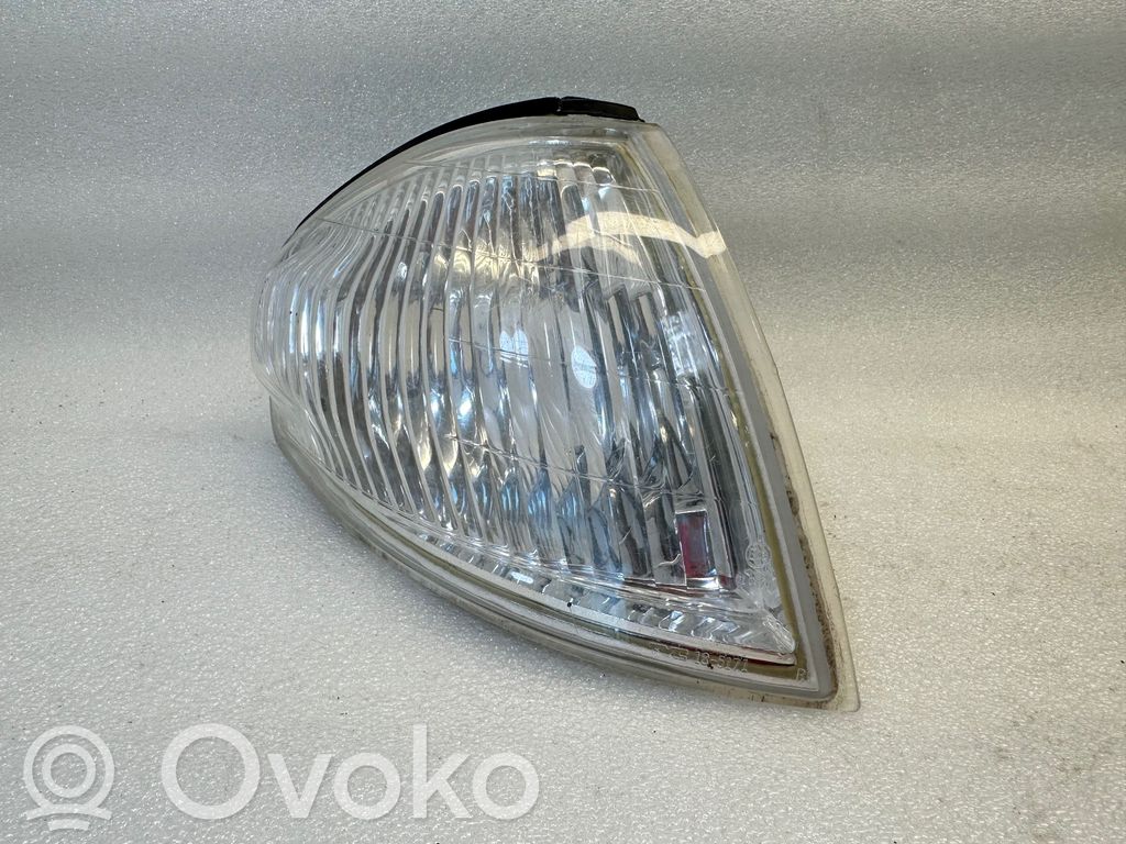 Mazda 323 F Etusuuntavilkku 